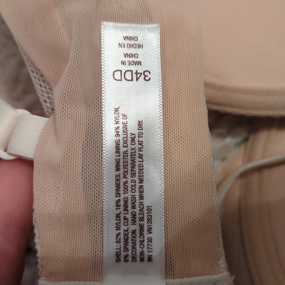 Gillian & OMalley -- 34DD - Picture 3 of 3